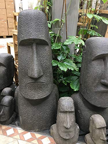 Gartenskulptur – Exotische Osterinsel-Statue – Für Outdoor-Enthusiasten  Mit unserer imposanten 100cm großen Moai Kopf Steinguss Statue holen Sie sich ein Stück Osterinsel-Flair direkt in Ihren Garten. Ideal für alle, die das Besondere lieben!