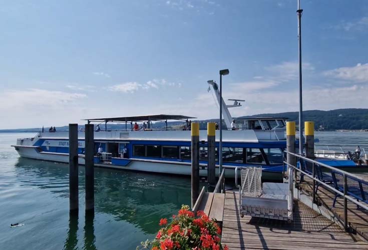 Reichenau Schiffsanlegestelle für Ausflugsfahrten auf dem Bodensee